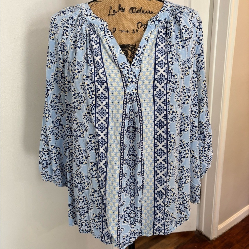Crown & Ivy Light Blue Floral Blouse boho‎ 1X